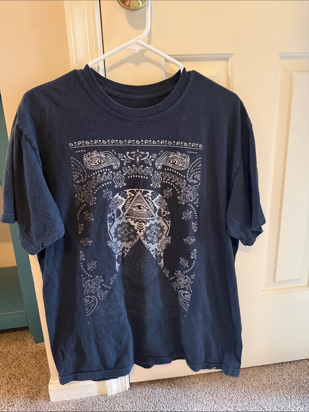 Hurley Navy Short-Sleeve Tee with White Skull Bandana Graphic